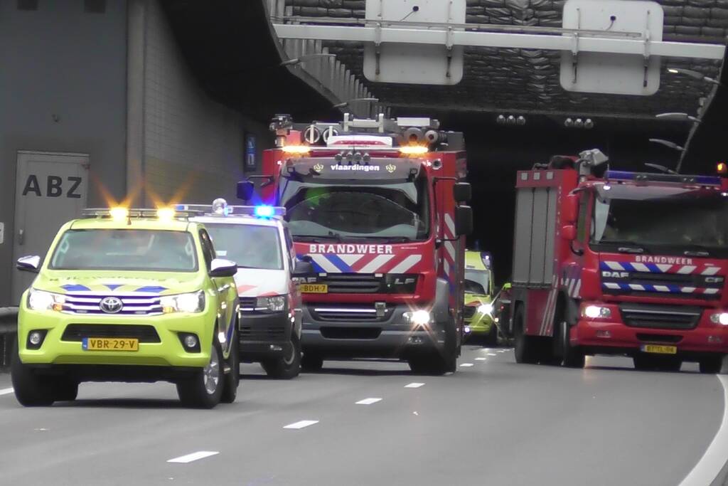 Ongeval met meerdere voertuigen in Beneluxtunnel