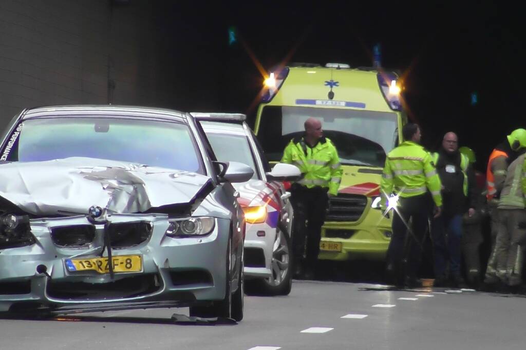 Ongeval met meerdere voertuigen in Beneluxtunnel