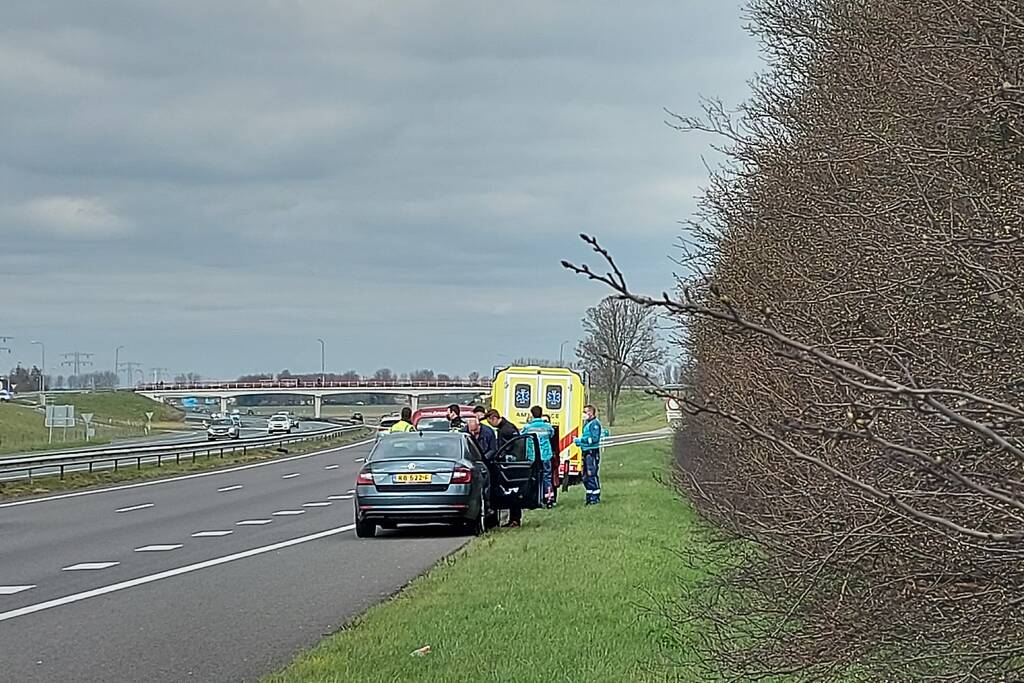 Ongeval tussen personenauto's op de rijksweg