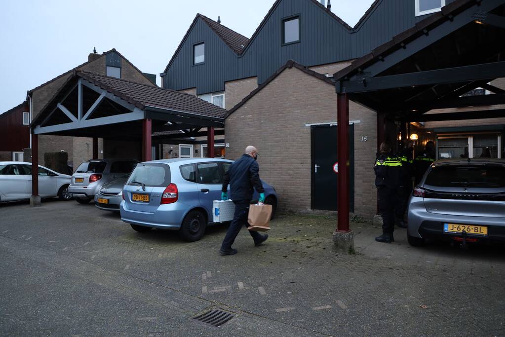 Overleden persoon aangetroffen in woning