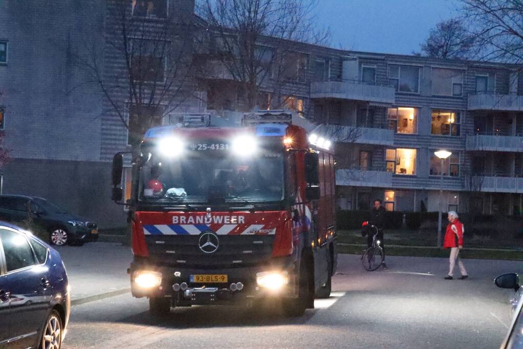 Brandweer blust kleine brand in woning