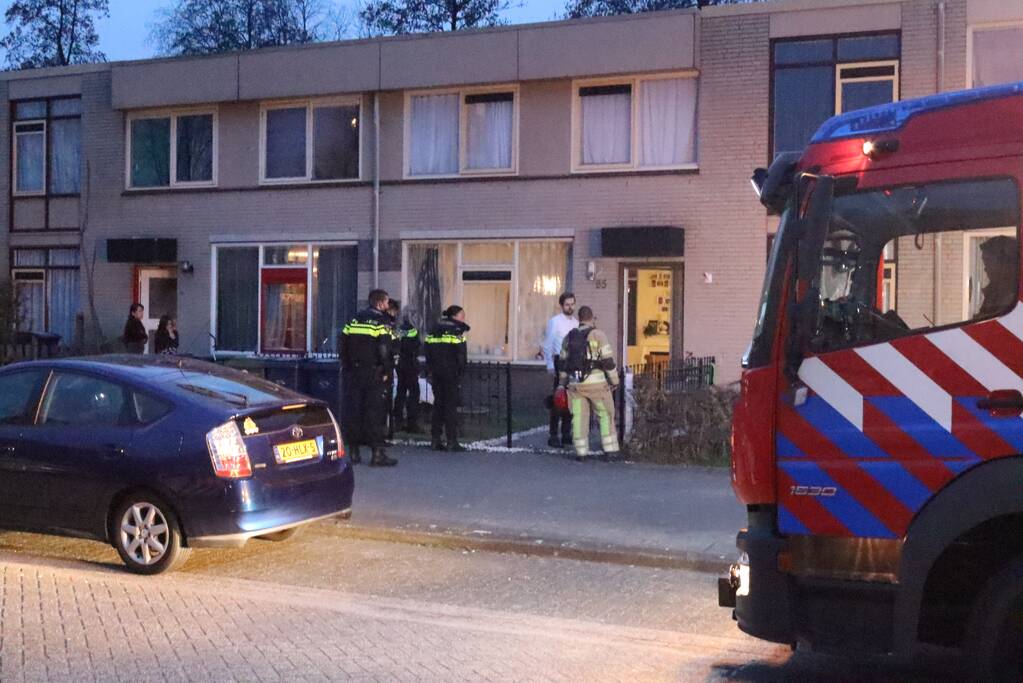 Brandweer blust kleine brand in woning