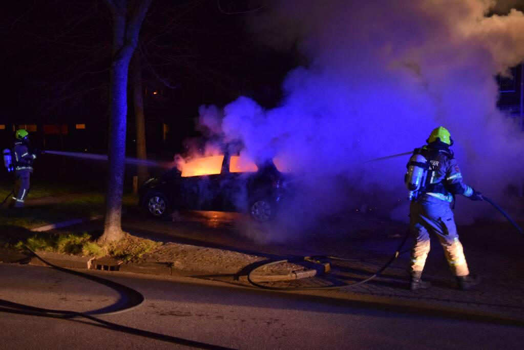 Auto volledig uitgebrand