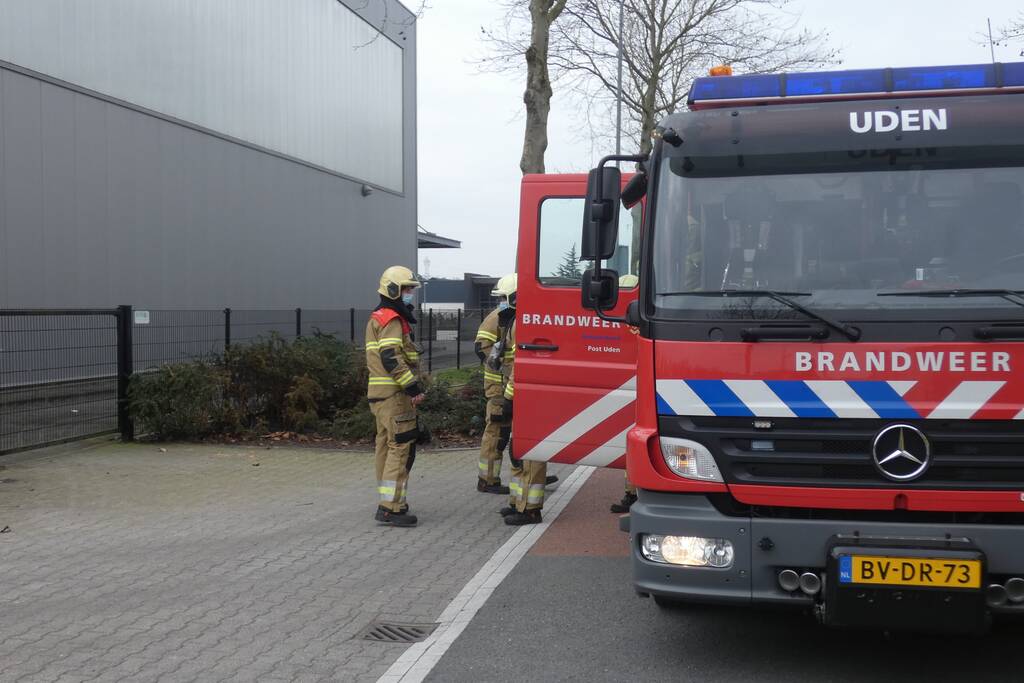 Buitenbrand door medewerkers bedrijf geblust