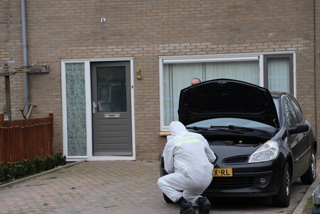 Zwaarbewapende agenten bij woning in Schuilenburg