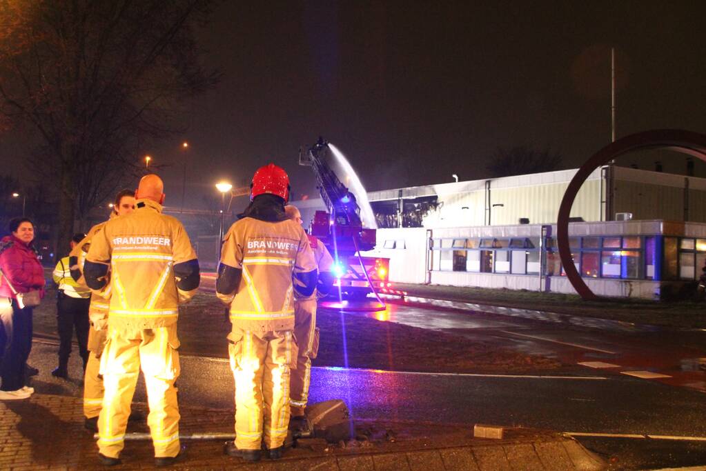 Uitslaande brand in Westelijk Havengebied