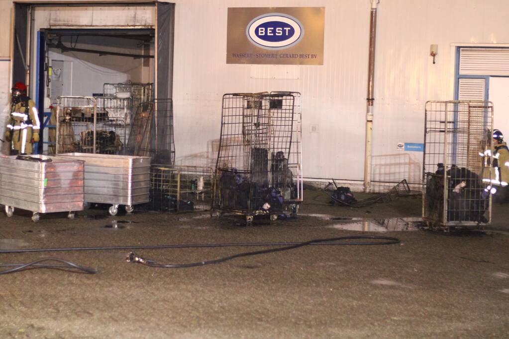 Uitslaande brand in Westelijk Havengebied