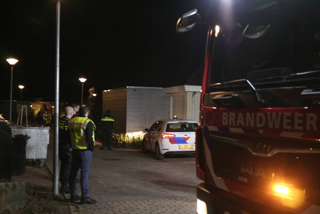 Brandweer blust brand in woning van woon-zorgcentrum WZC Thedingsweert