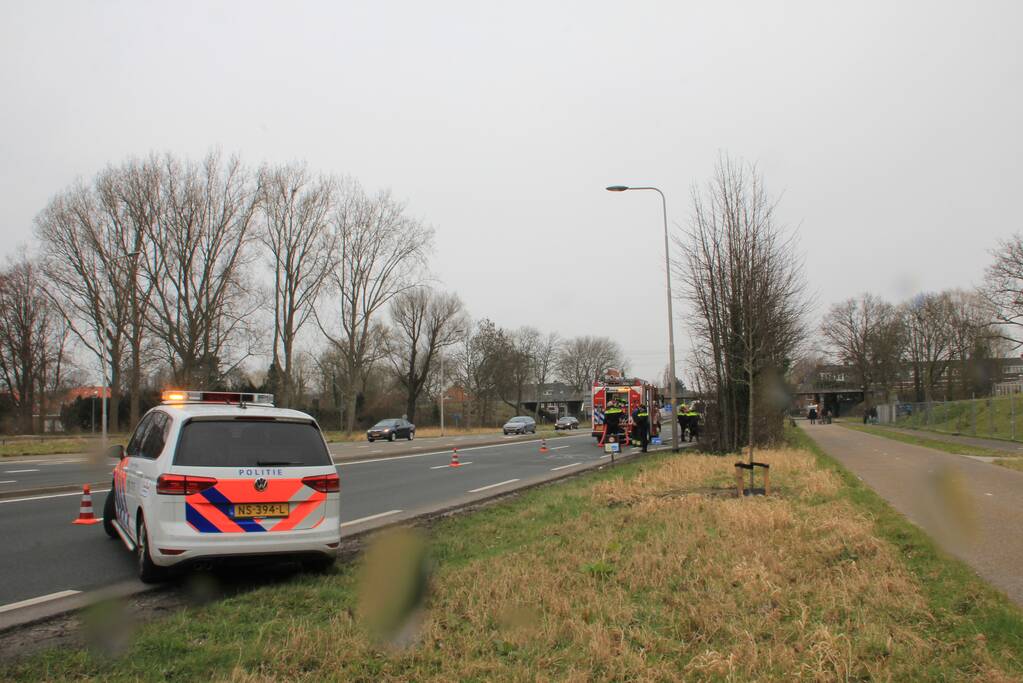 Brand in motorcompartiment van bestelbus