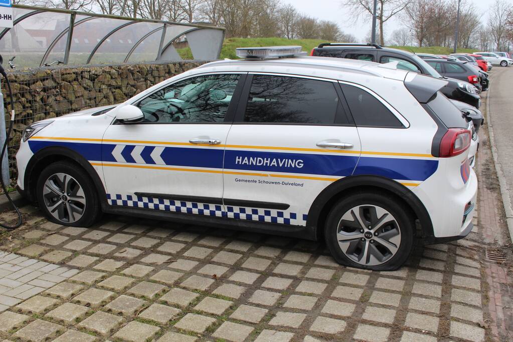 Banden voertuigen handhaving lekgestoken