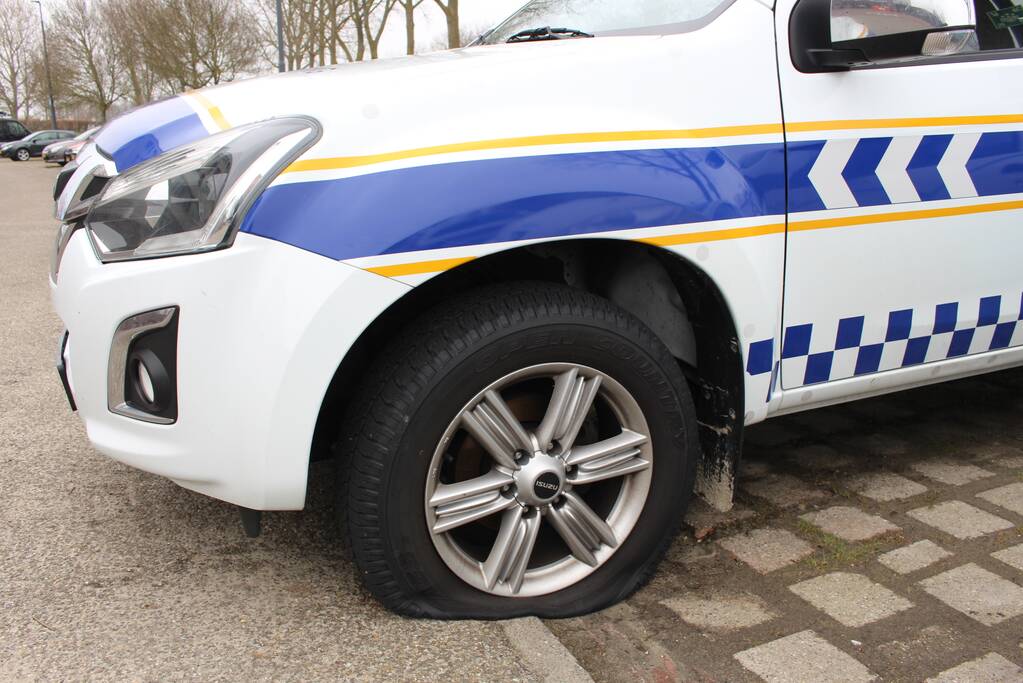 Banden voertuigen handhaving lekgestoken