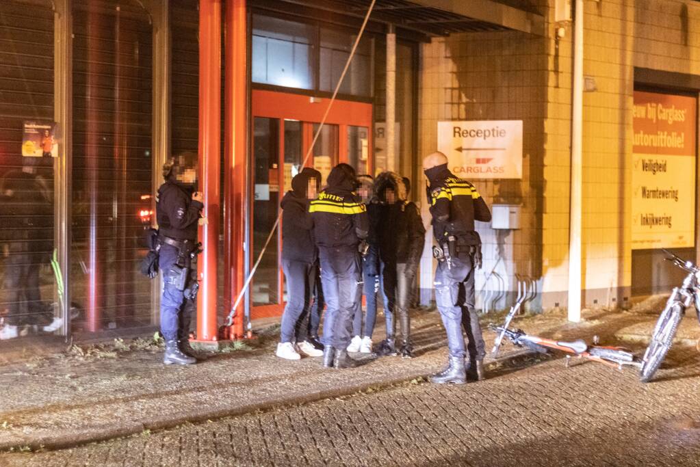 Jonge vrouw gewond na mishandeling