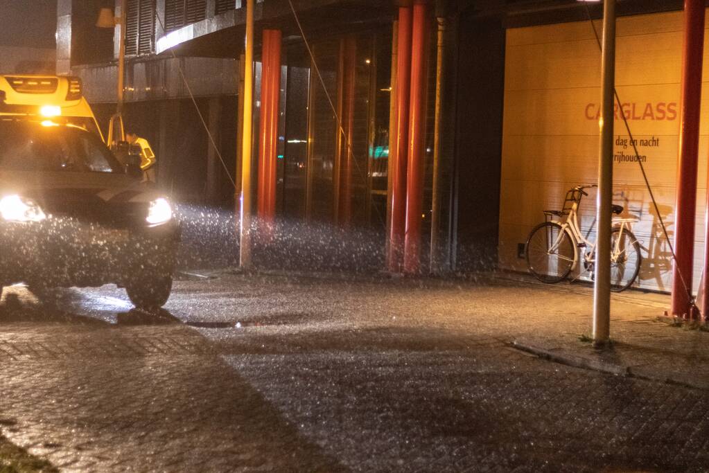 Jonge vrouw gewond na mishandeling