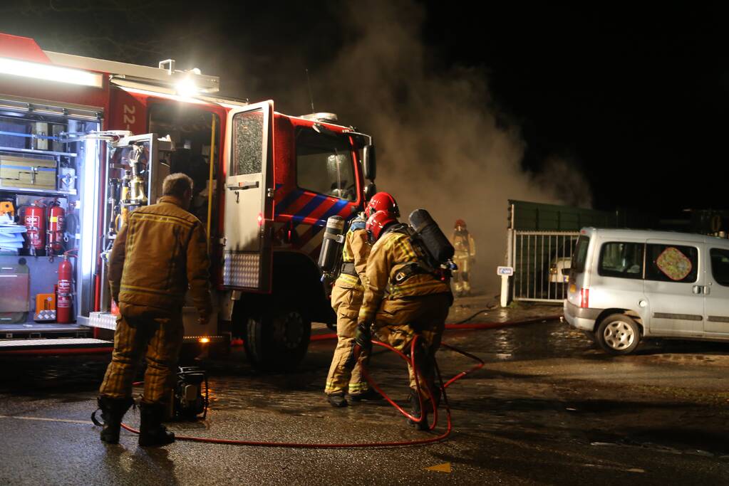 Vrachtwagencabine verwoest door brand