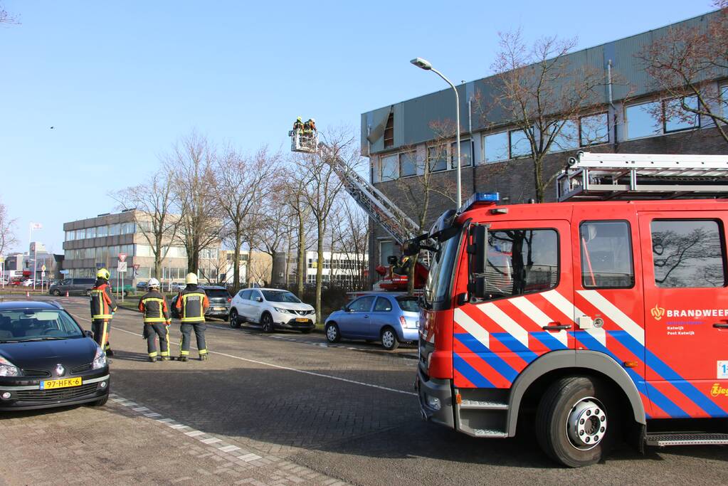 Gevelplaat losgewaaid door storm