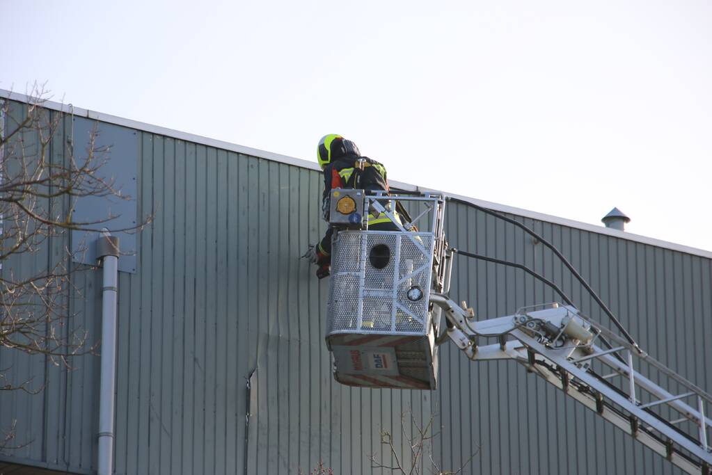 Gevelplaat losgewaaid door storm
