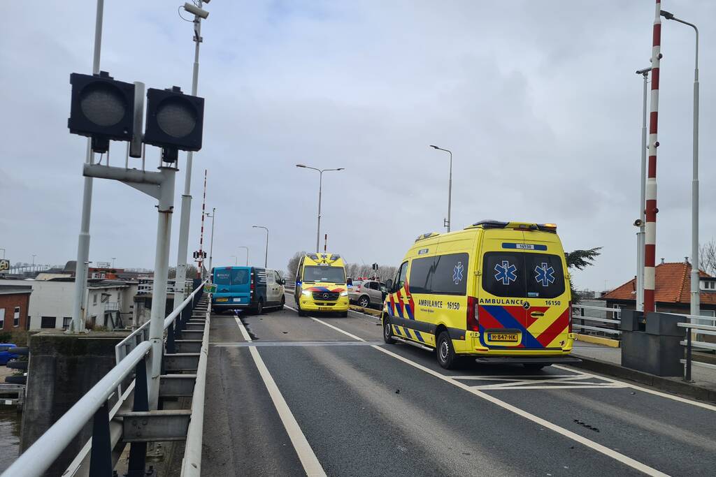 Ernstig ongeval op Coenecoopbrug
