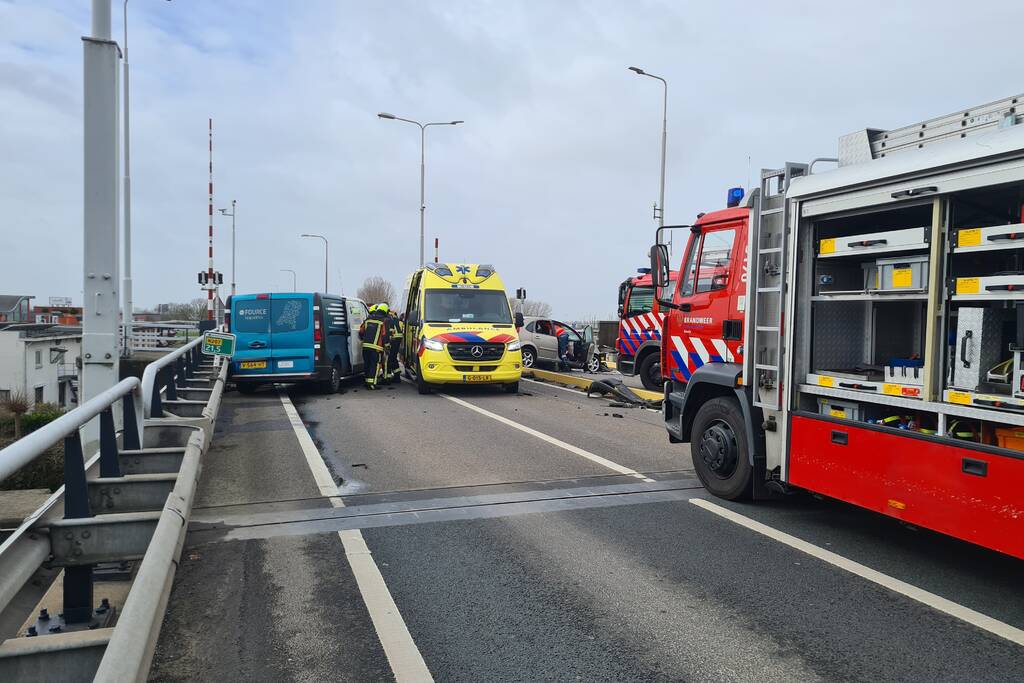 Ernstig ongeval op Coenecoopbrug