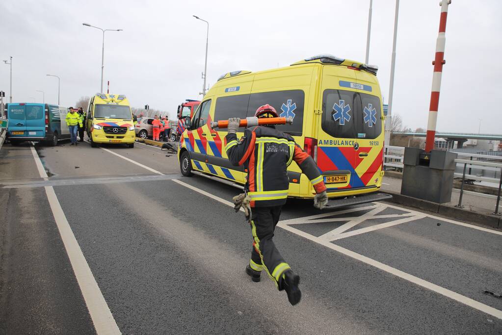 Ernstig ongeval op Coenecoopbrug