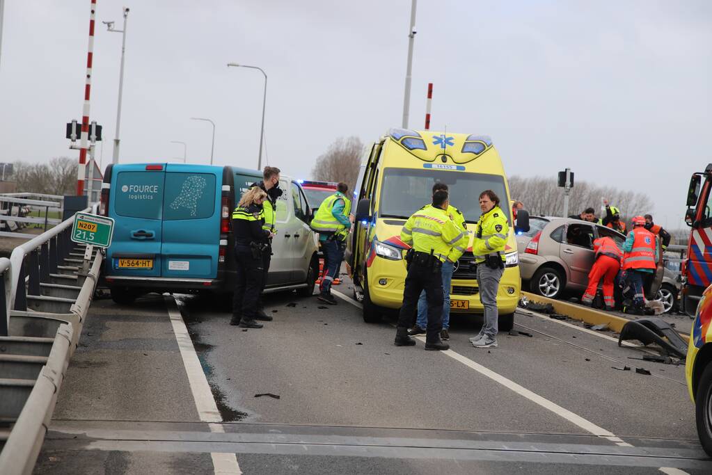 Ernstig ongeval op Coenecoopbrug