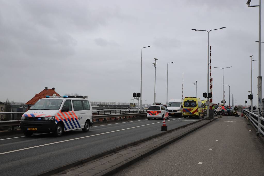 Ernstig ongeval op Coenecoopbrug
