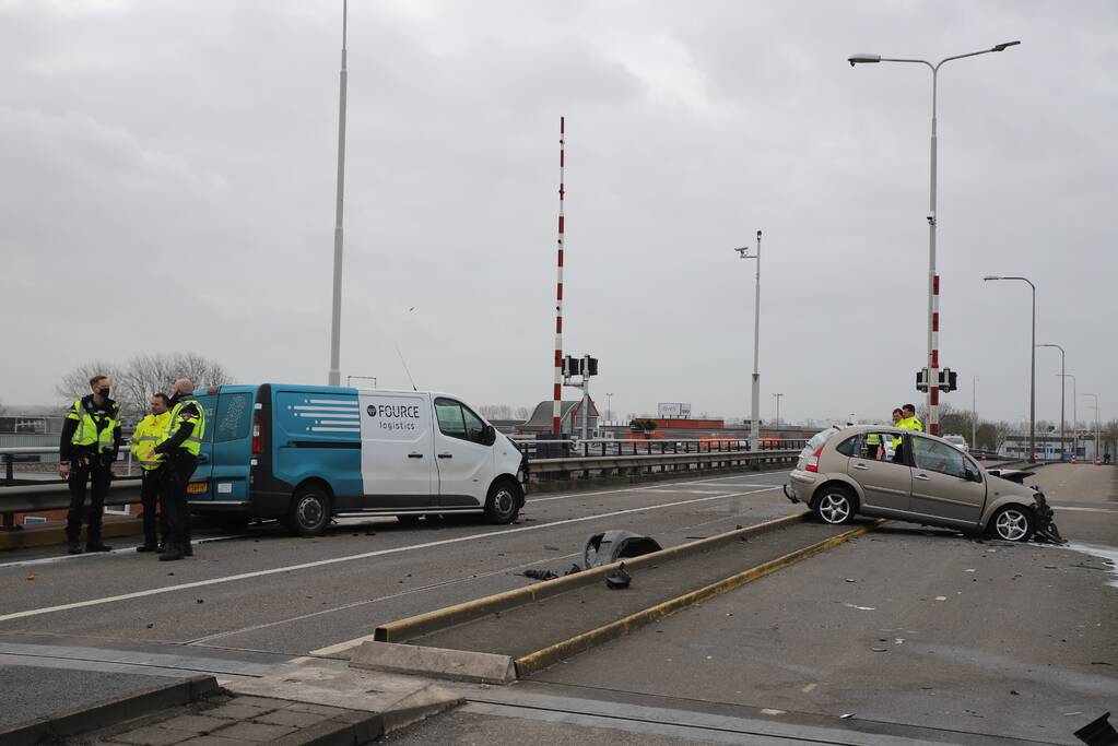Ernstig ongeval op Coenecoopbrug