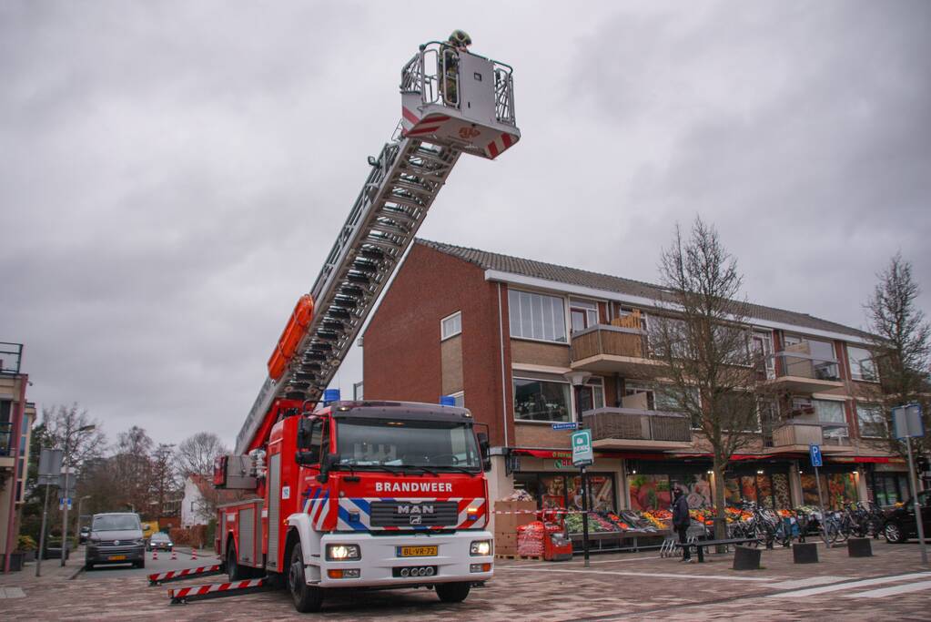 Dakpannen woning losgewaaid
