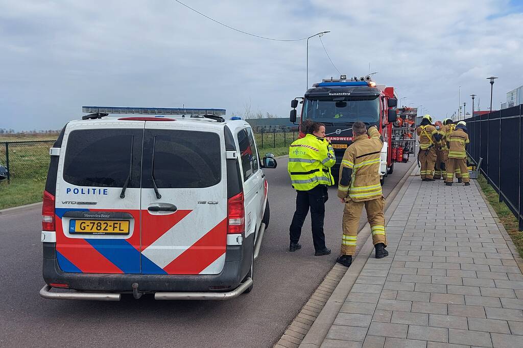 Dakplaat losgelaten door storm