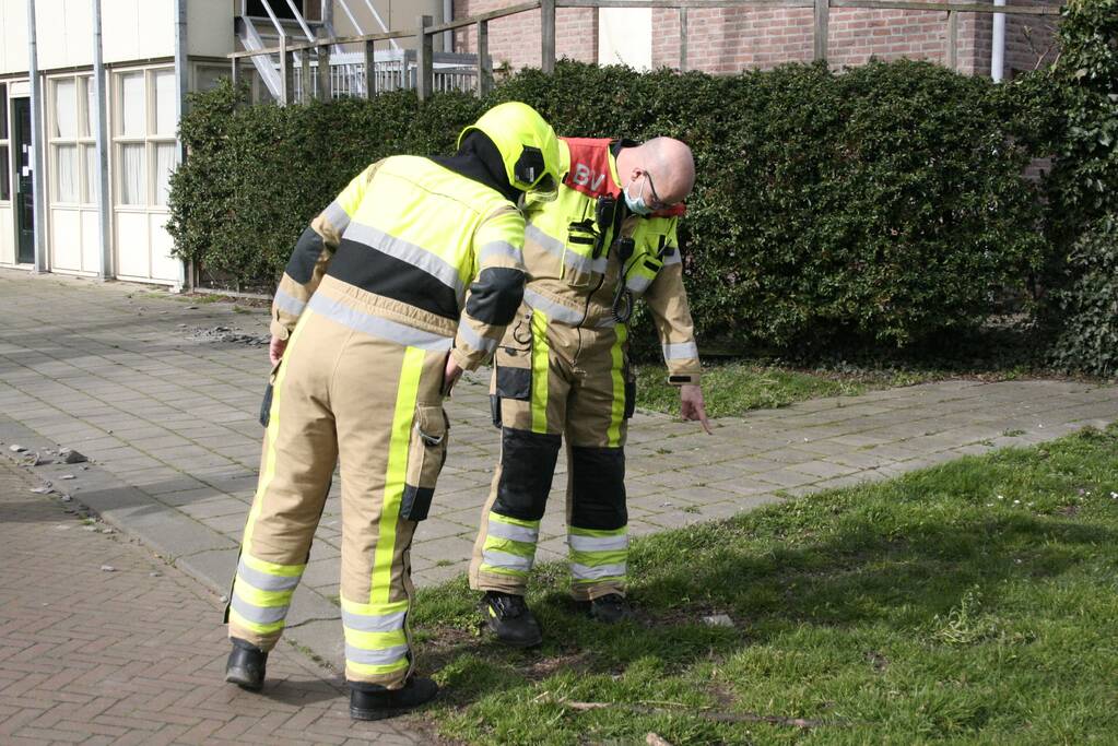 Dakpannen vallen van dak door storm