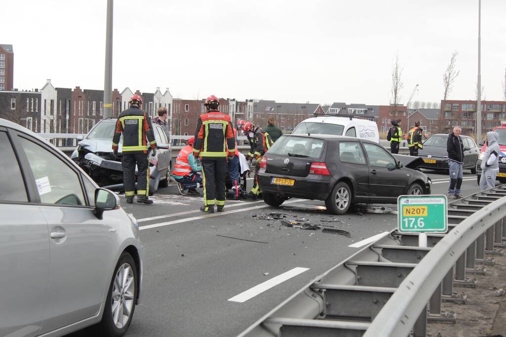 Enorme schade bij frontale aanrijding