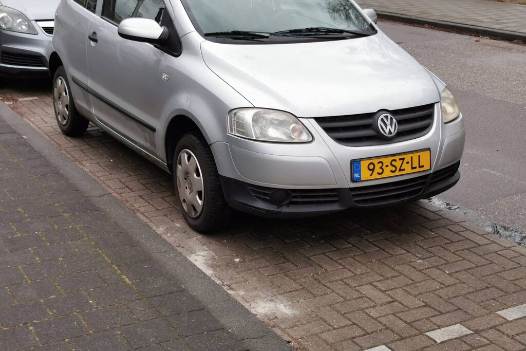 Fietser aangereden op t-splitsing door auto