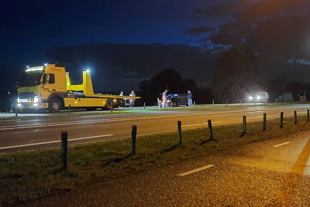 Brandweer doet controle na pechgeval met rokende motor