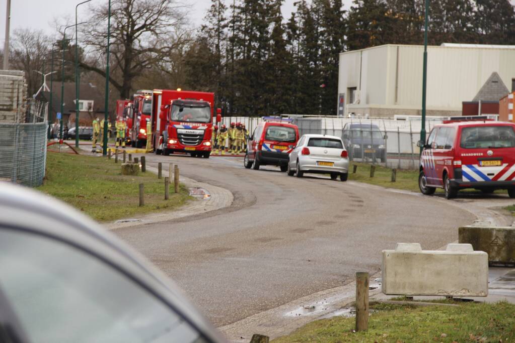 Grote brand bij autosloperij