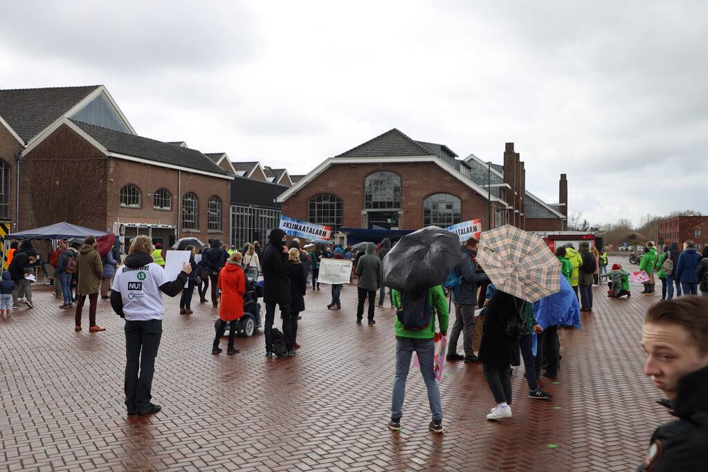 Klimaatdemonstratie bij Wagenwerkplaats
