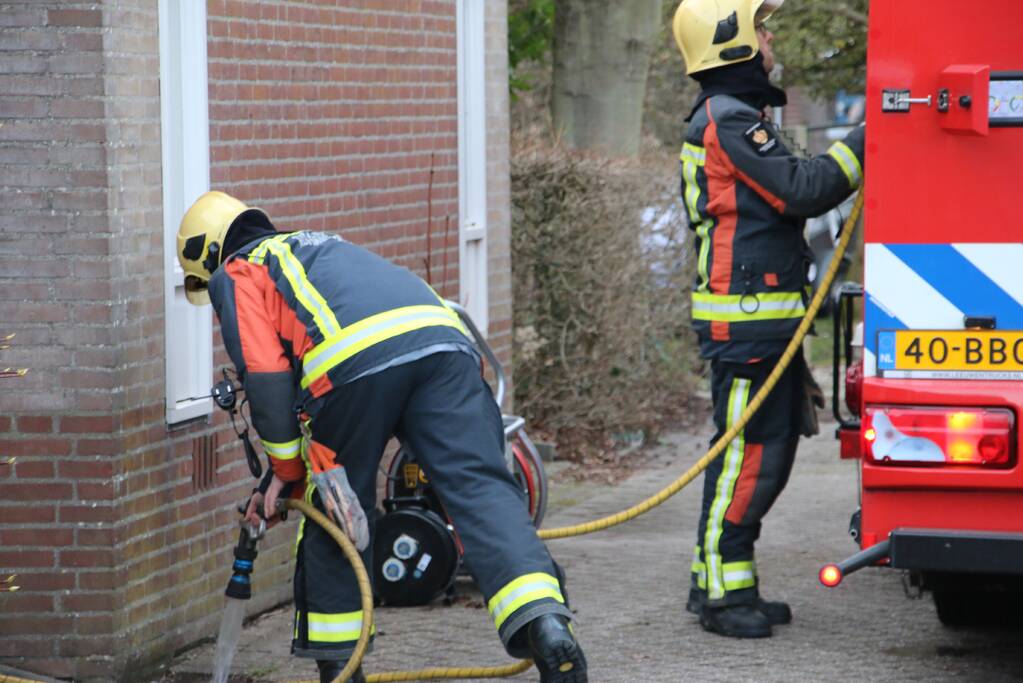 Brand in oven van woning
