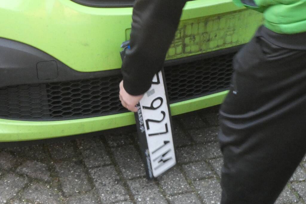 Schade bij botsing tussen bestelbussen