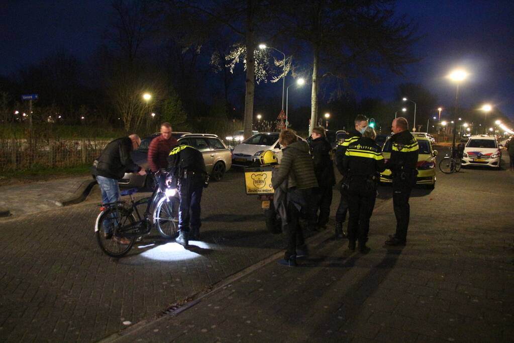 Maaltijdbezorger en fietser in botsing