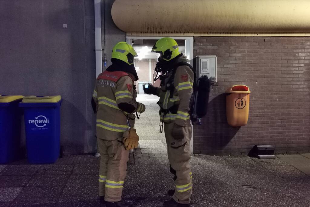 Brandweer verricht metingen na ammoniaklek in Riedel BV