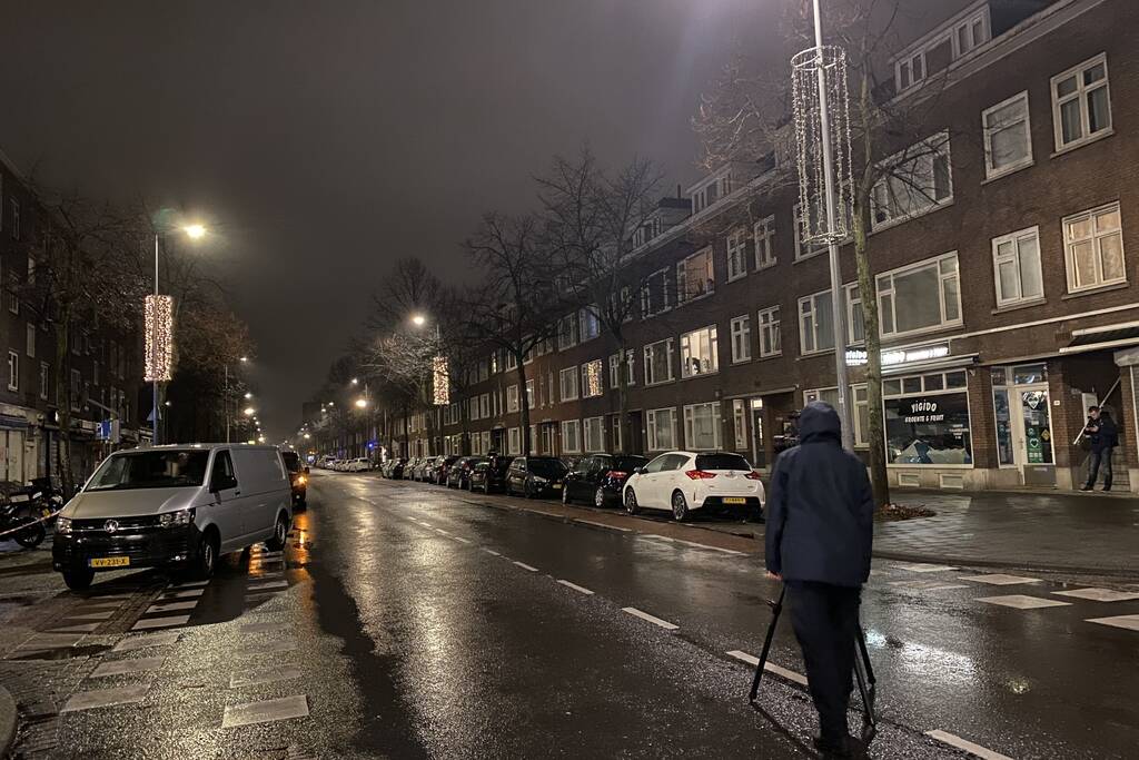 Meerdere kogelinslagen bij slijterij