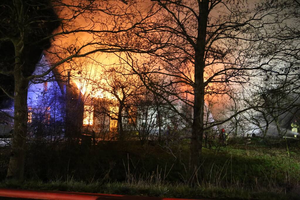 Woning verwoest door uitslaande brand