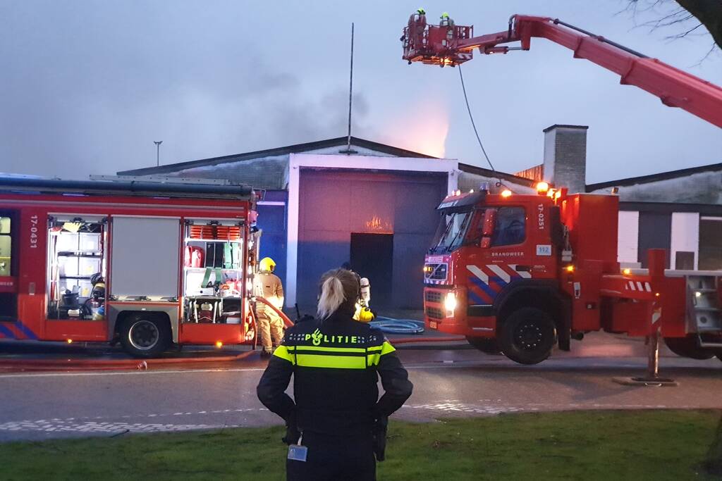 Uitslaande brand in leegstaand bedrijfspand