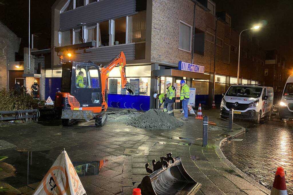 Brandweer doet onderzoek naar gaslucht