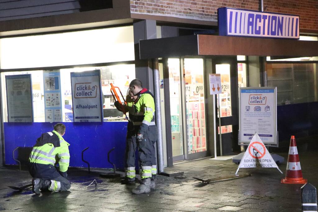 Brandweer doet onderzoek naar gaslucht