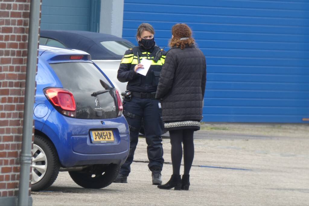 Overstekende fietser botst met auto