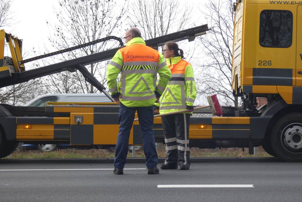 File na aanrijding tussen drie voertuigen