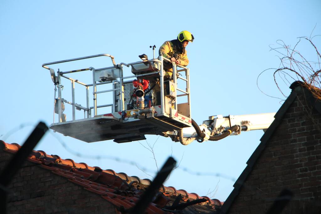 Grote uitslaande brand bij restaurant