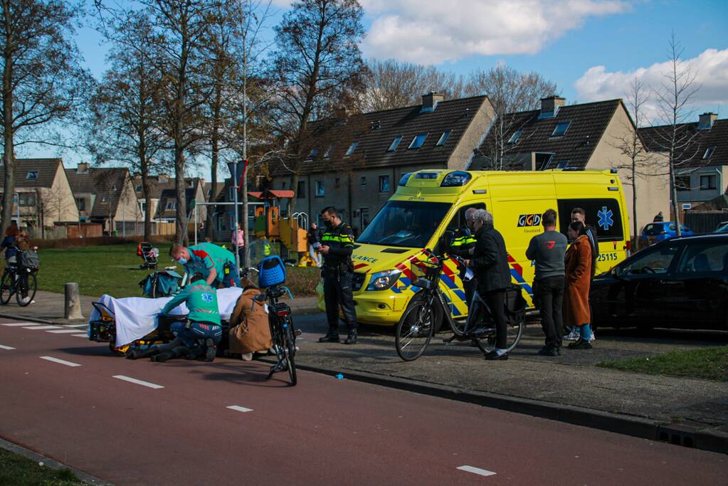 Fietsster gewond bij verkeersongeval op kruising