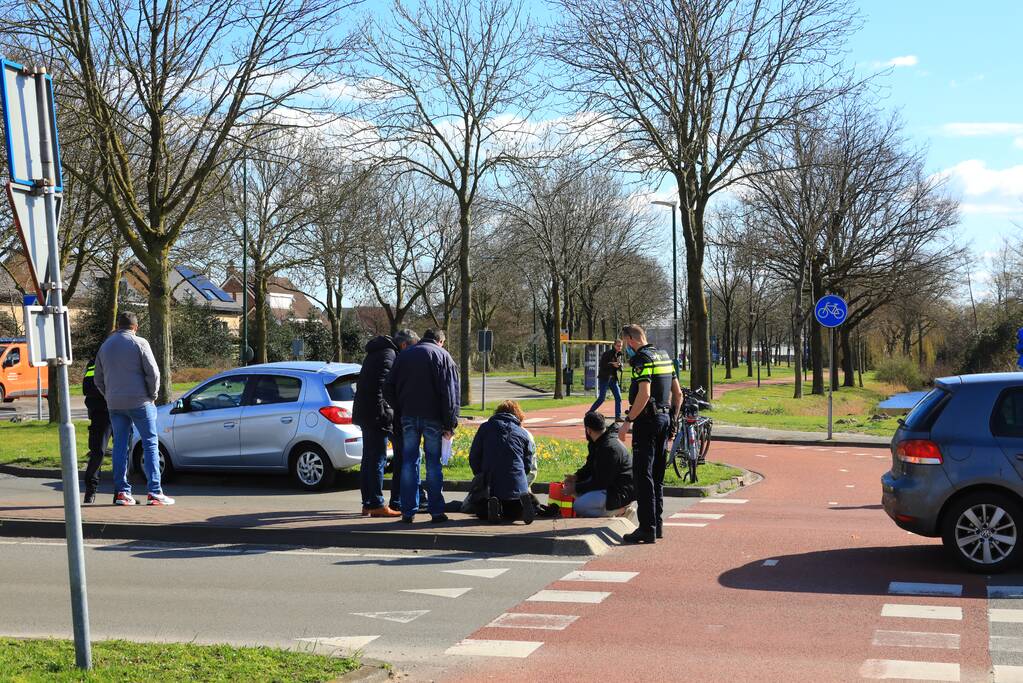 Fietsster gewond bij aanrijding tijdens het oversteken