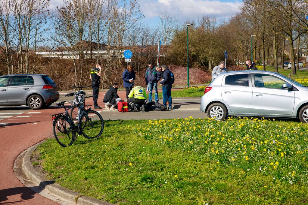 Fietsster gewond bij aanrijding tijdens het oversteken