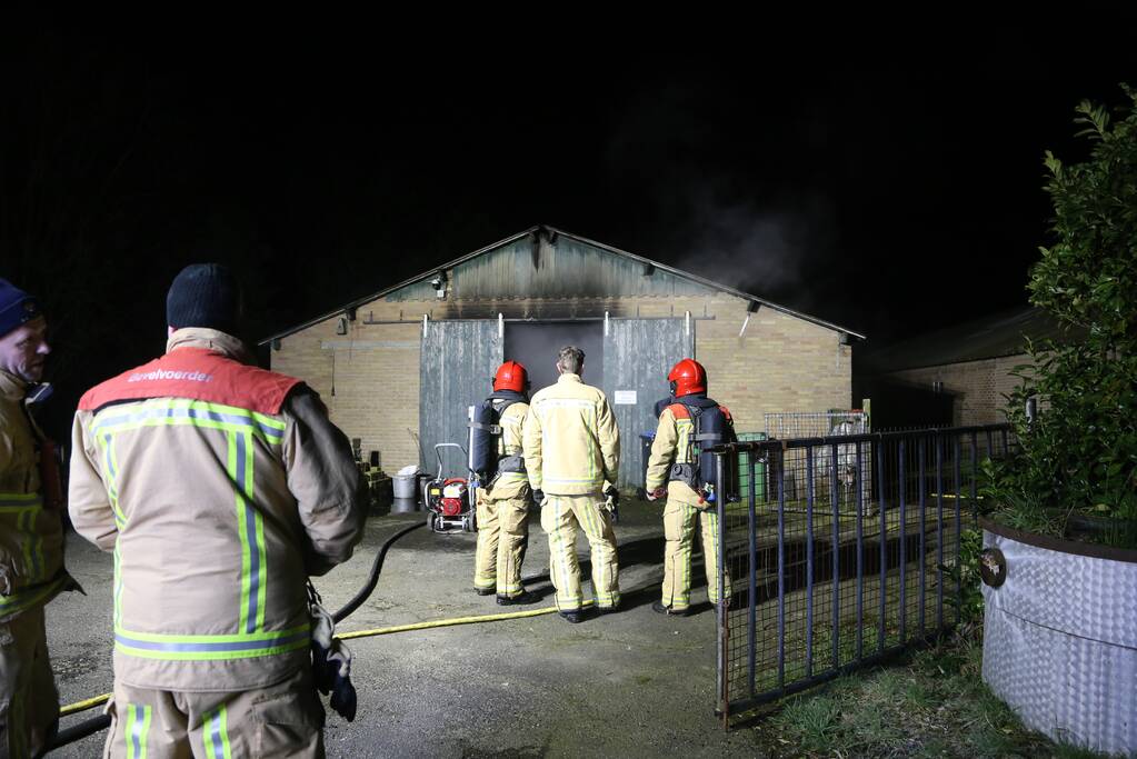 Veel rook bij brand in loods